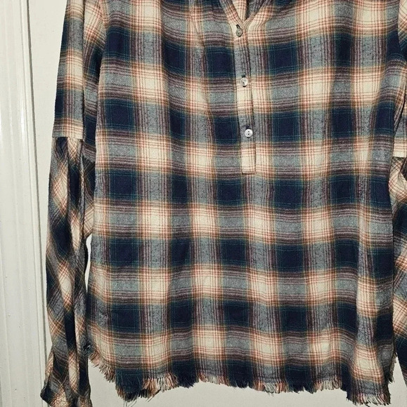 Sundance Dreamers Plaid Henley Top Medium flannel shirt - Picture 3 of 4